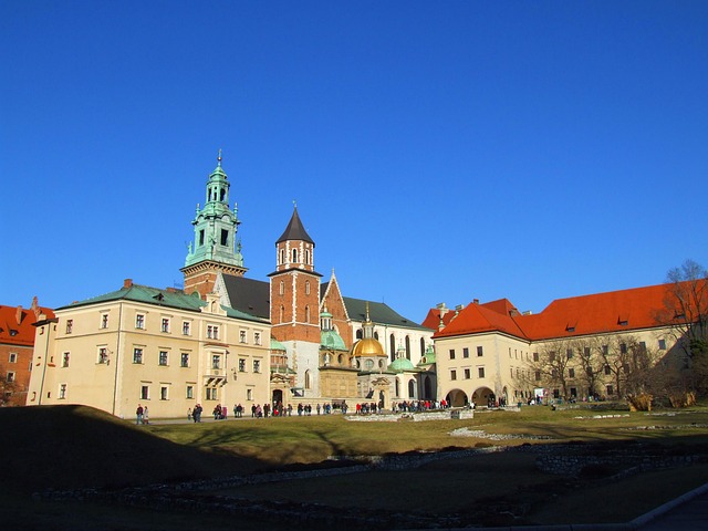 krakow old town market square wawel castle